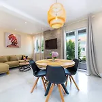 Apartment Glory